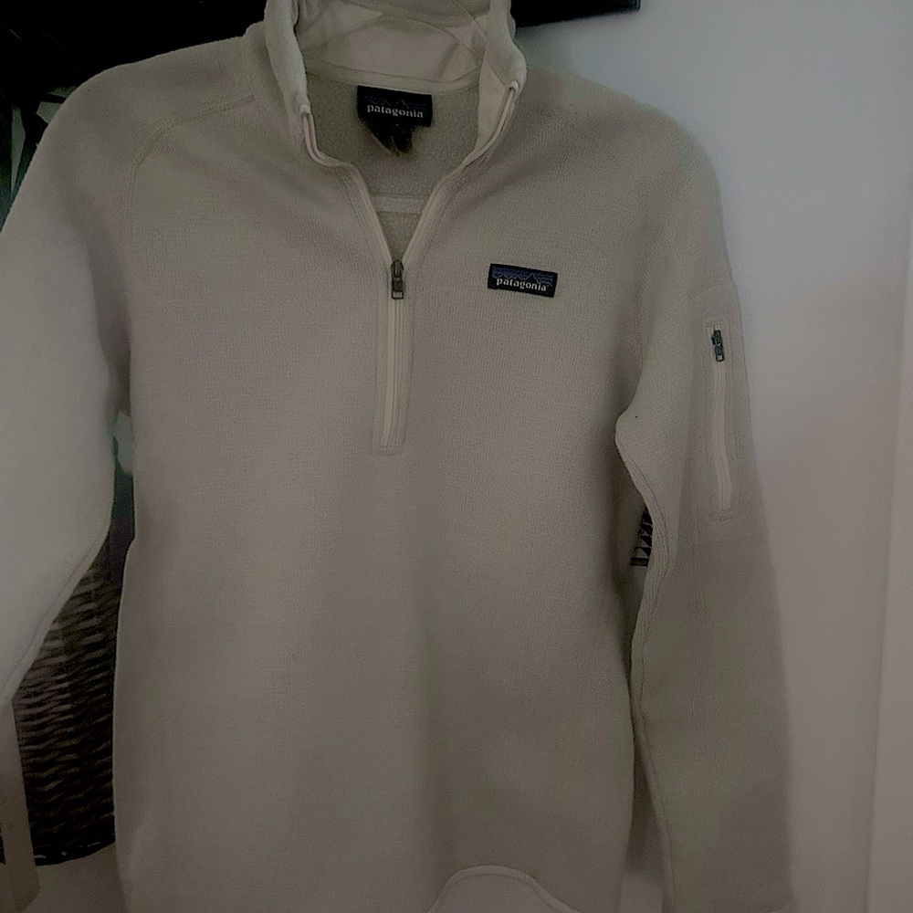Women’s gently used Patagonia 1/4 zip